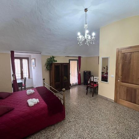 La Torre Della Piramide Hotel Питиляно Екстериор снимка