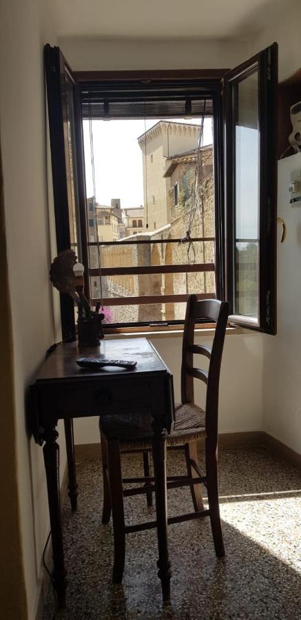La Torre Della Piramide Hotel Питиляно Екстериор снимка