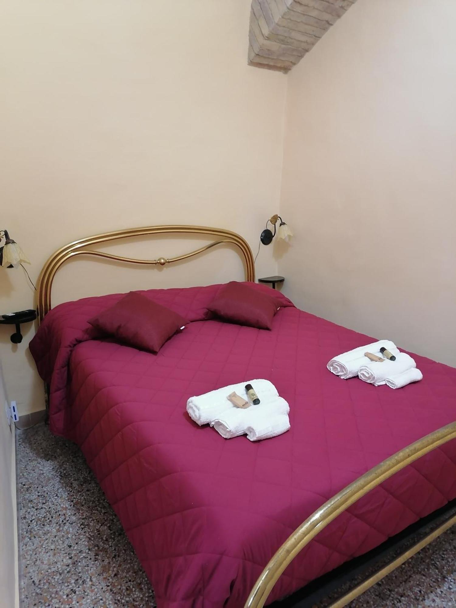 La Torre Della Piramide Hotel Питиляно Екстериор снимка